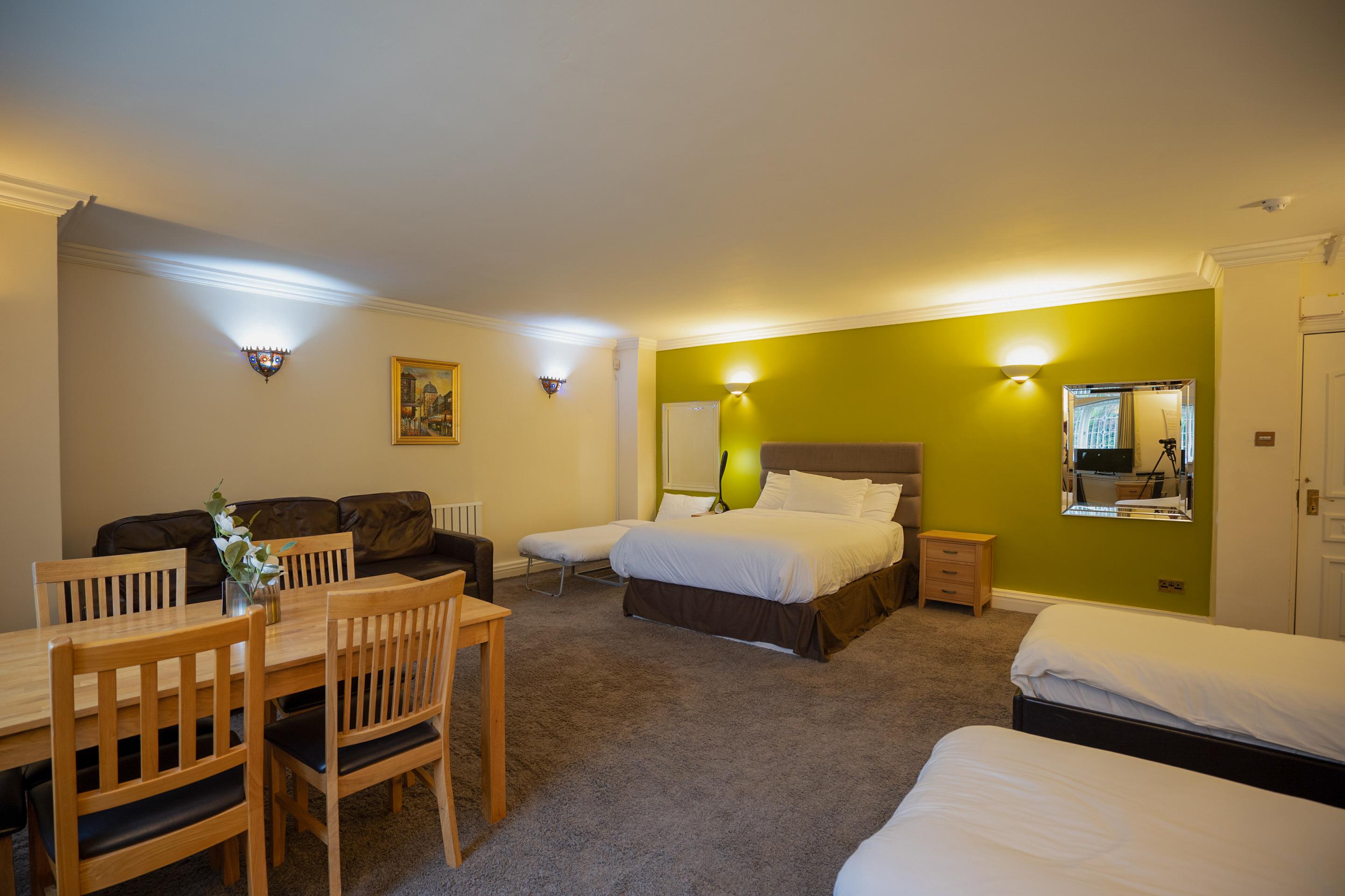 โอโย โอ๊กครอฟต์ เกสต์ เฮาส์ แมนเชสเตอร์ แอร์พอร์ต Hotel Ringway ภายนอก รูปภาพ